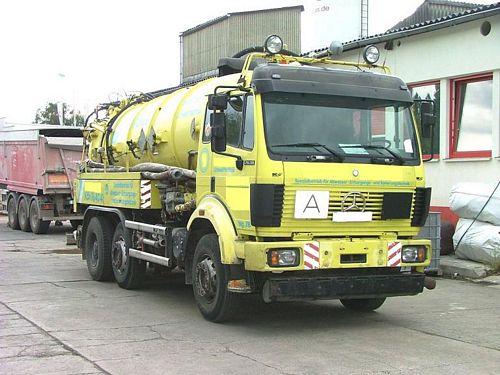 Mercedes-Benz 2838 Chemietankfahrzeug mit ADR